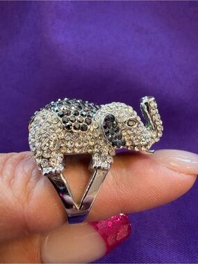 Park Lane Raja Elephant Ring Size 7 Retired Rhinestone Statement Ring